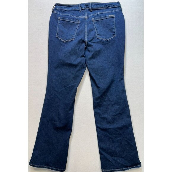 Eddie Bauer Women's Slightly Curvy Boot Cut Jeans Denim Size 18 Blue Medium Wash - Picture 2 of 11